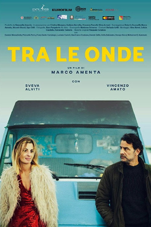 Tra le onde — постер