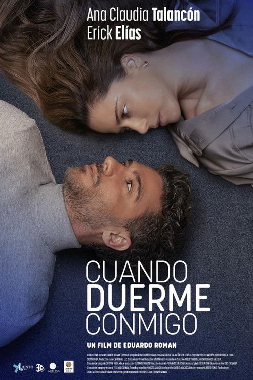 Cuando Duerme Conmigo — постер